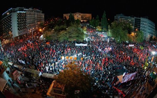 Le peuple doit renforcer le KKE et s’allier avec lui, c’est la perspective qui peut apporter l’espoir !