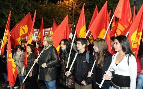 Le peuple doit renforcer le KKE et s’allier avec lui, c’est la perspective qui peut apporter l’espoir !