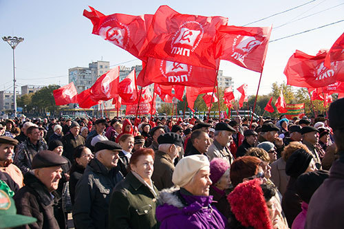 3000 manifestants à Tiraspol (République Moldave de Transnistrie) pour les 94 ans de la Révolution Socialiste d'Octobre