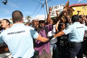 Saint-Louis rejette Marine Le Pen Saint-Louis rejette Marine Le Pen