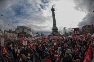 Place de la Bastille, Mélenchon appelle à l'insurrection civique