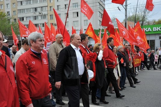 1er mai en Russie : Des dizaines de milliers de personnes aux côtés du Parti Communiste