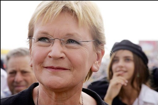 Marie George Buffet pour un rassemblement "le plus large possible", contre "le petit Bush français", pour enfin écouter le peuple et ses aspirations