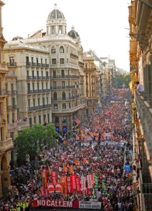 Espagne: une marée humaine crie "Non!" à la rigueur à Madrid
