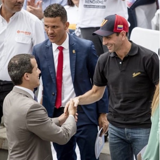 Guerre ouverte dans l'opposition vénézuélienne, Henrique Capriles tente de détrôner Juan Guaidó Guerre ouverte dans l'opposition vénézuélienne, Henrique Capriles tente de détrôner Juan Guaidó