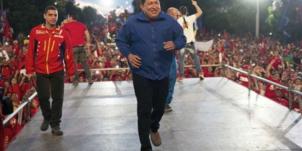 Venezuela : une marée rouge a envahi le centre de Caracas Venezuela : une marée rouge a envahi le centre de Caracas