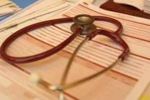 Dépassements d'honoraires : « supprimer les dépassements avec remboursement à 100% » Dépassements d'honoraires : « supprimer les dépassements avec remboursement à 100% »