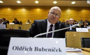 République Tchèque : Un communiste élu gouverneur ! République Tchèque : Un communiste élu gouverneur !