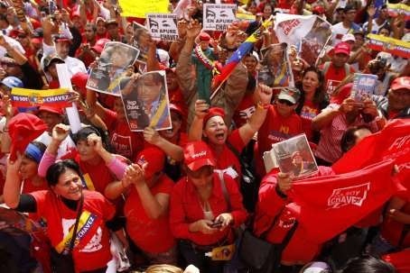 Venezuela: Des milliers de personnes pour soutenir Hugo Chavez