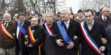 Manifestation contre le mariage pour tous : la réacosphère nous offre un voyage au Moyen-Age