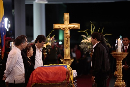 Honneurs posthumes au Président Hugo Chavez à l'Académie militaire