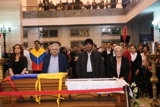 Honneurs posthumes au Président Hugo Chavez à l'Académie militaire