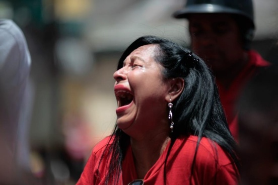 Le peuple accompagne Chavez pour son ultime tournée vers l'académie militaire (2)