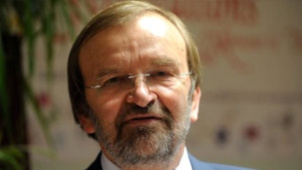 Fausse censure du Gouvernement. L'issue, rompre avec le capitalisme. Fausse censure du Gouvernement. L'issue, rompre avec le capitalisme.