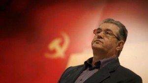 Dimitri Koutsoumbas nouveau Secrétaire général du Parti Communiste de Grèce (KKE) Dimitri Koutsoumbas nouveau Secrétaire général du Parti Communiste de Grèce (KKE)