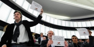 La GUE/NGL (groupe des députés européens PCF) se lève contre l’accord de libre-échange Europe-Etats-Unis La GUE/NGL (groupe des députés européens PCF) se lève contre l’accord de libre-échange Europe-Etats-Unis