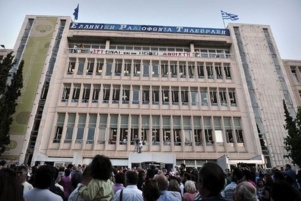 Le Parti communiste grec (KKE) prête son canal local pour que la télévision publique continue d’émettre