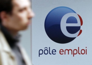 La baisse du chômage en août due à un bug chez SFR, encore un camouflet pour la politique de Hollande La baisse du chômage en août due à un bug chez SFR, encore un camouflet pour la politique de Hollande