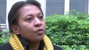 Hélène Geoffroy candidate PS (et députée) contre le maire PCF de Vaulx-en-Velin favorable à la casse de la retraite Hélène Geoffroy candidate PS (et députée) contre le maire PCF de Vaulx-en-Velin favorable à la casse de la retraite