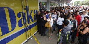 Au Venezuela, Nicolas Maduro mobilise contre la spéculation et contre les "bourgeois parasitaires" Au Venezuela, Nicolas Maduro mobilise contre la spéculation et contre les "bourgeois parasitaires"