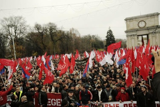 Moldavie : Les communistes rassemblent 50.000 manifestants contre l'adhésion à l'Union Européenne
