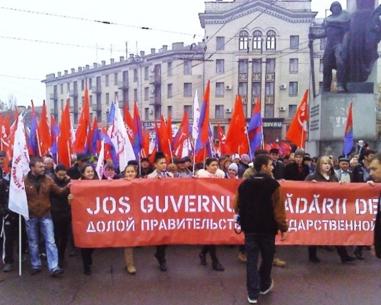 Moldavie : Les communistes rassemblent 50.000 manifestants contre l'adhésion à l'Union Européenne