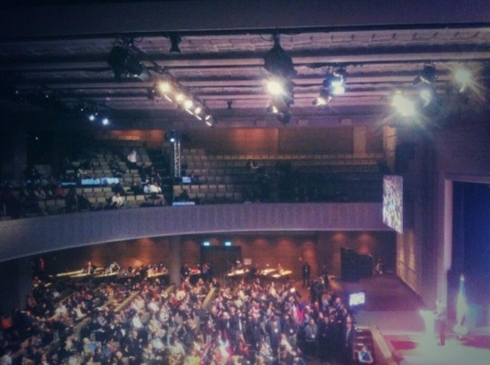 Une salle pas très très pleine 