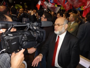 Robert Hue au meeting du PS Robert Hue au meeting du PS