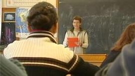 La décision de supprimer 11000 postes dans l’Education Nationale est une véritable provocation au regard des besoins