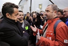 Sarkozy mis en difficulté par les cheminots
