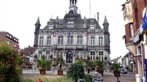 Incendie et menaces à la mairie d'Hénin-Beaumont : le PCF condamne l'acte de décérébrés