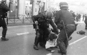 Non à la répression policière contre les étudiants Non à la répression policière contre les étudiants