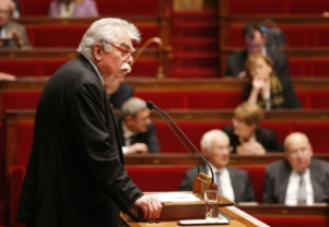 Réforme constitutionnelle: Chassaigne (PCF) appelle à «mettre fin à cette farce tragique»