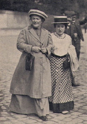 Clara Zetkin (à gauche) et Rosa Luxemburg