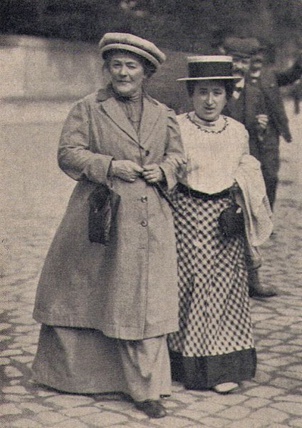 Clara Zetkin (à gauche) et Rosa Luxemburg Clara Zetkin (à gauche) et Rosa Luxemburg