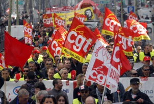 Loi travail : maintenant aux salariés et privés d’emploi de se faire entendre dans les entreprises et dans la rue !