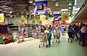 Ouverture de nouveaux supermarchés : Nicolas Sarkozy ment aux français