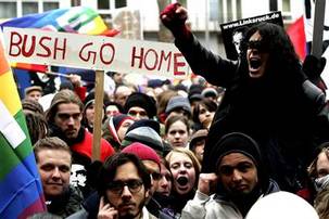 Manifestation contre la visite de Bush Manifestation contre la visite de Bush