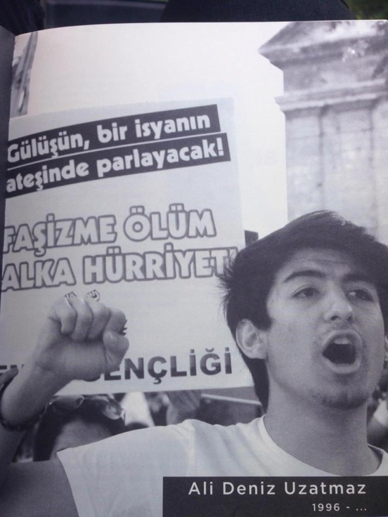 Livre hommage à ceux qui sont tombés lors de l'attentat d'Ankara (2015)