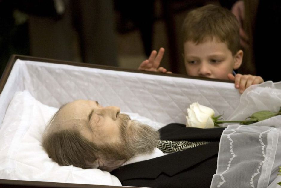 Indifférence populaire pour les funérailles de Soljenitsyne
