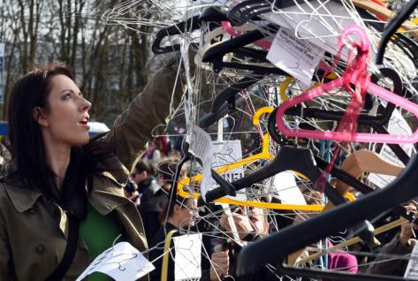 L'interdiction totale de l'avortement en débat au Parlement polonais
