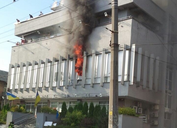 Ukraine : La GUE/NGL condamne Kiev après l’incendie d’une chaîne d'opposition