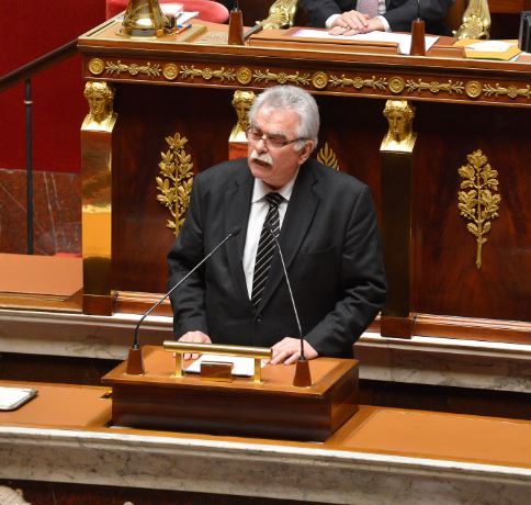 Sur les opérations militaires de la France... (André Chassaigne - PCF)