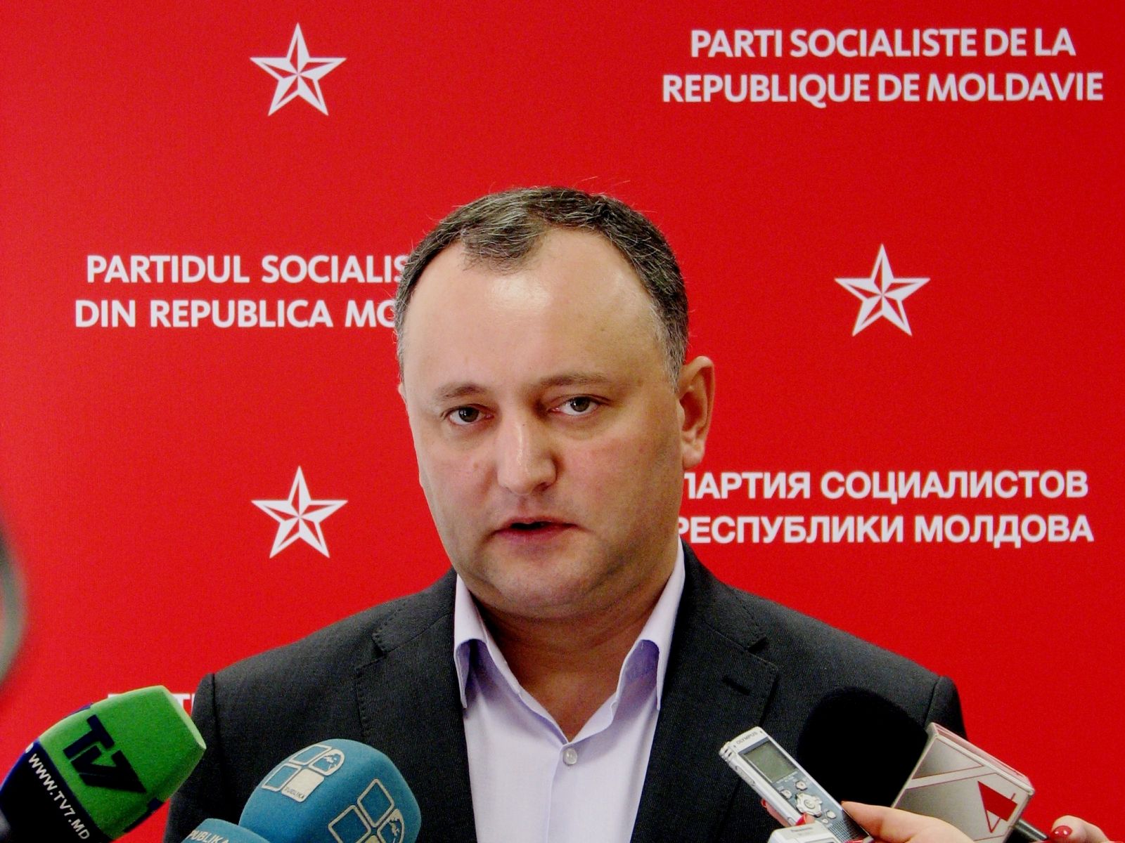 Moldavie : Le socialiste pro-russe Igor Dodon en tête des présidentielles Moldavie : Le socialiste pro-russe Igor Dodon en tête des présidentielles
