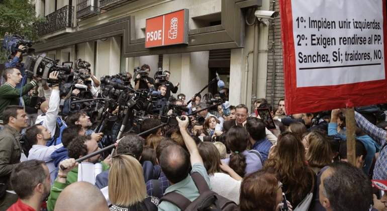 Hémorragie chez les socialistes espagnols (PSOE) après le soutien à Rajoy