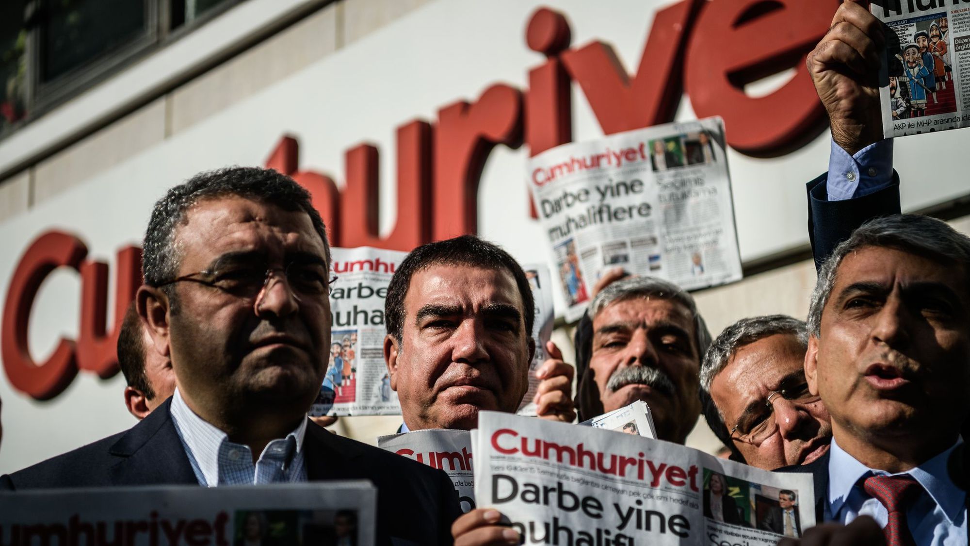 En Turquie, les colonnes des journalistes de Cumhuriyet arrêtés restent vides symboliquement