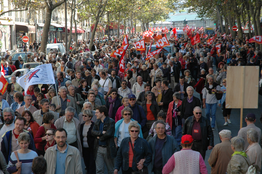 10.000 communistes manifestent pour les salaires 10.000 communistes manifestent pour les salaires