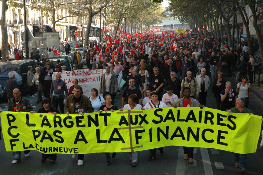 10.000 communistes manifestent pour les salaires 10.000 communistes manifestent pour les salaires