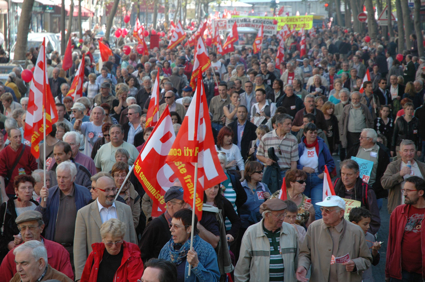 10.000 communistes manifestent pour les salaires 10.000 communistes manifestent pour les salaires