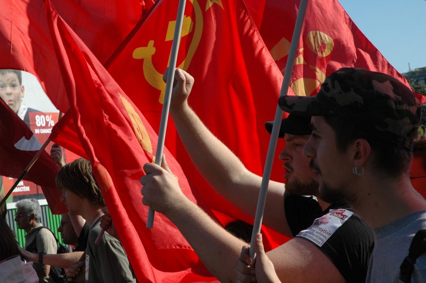 10.000 communistes manifestent pour les salaires 10.000 communistes manifestent pour les salaires